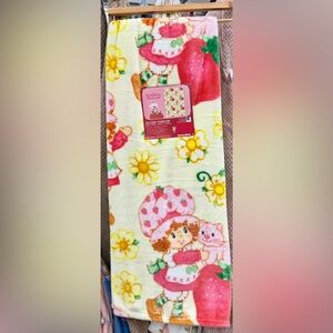 new release strawberry shortcake plush blanket throw